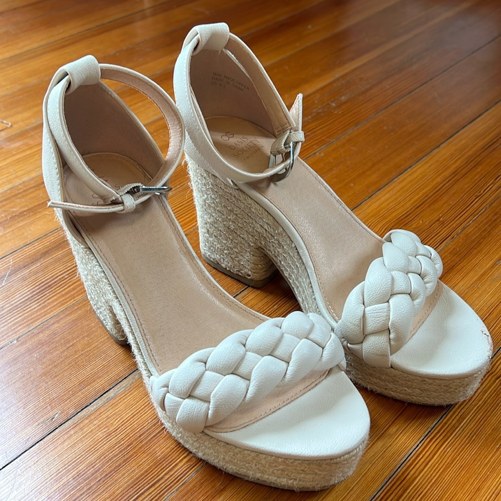 Oasis Society Wedges 8.5